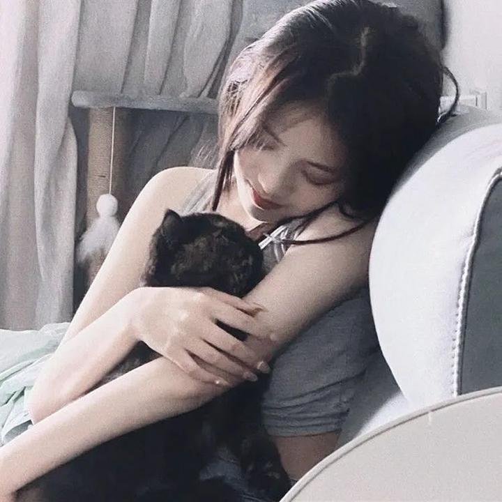 熟悉的她